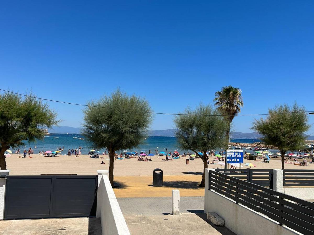 Apartamento En La Playa. Free Parking. Free Wifi L' Escala Exteriör bild