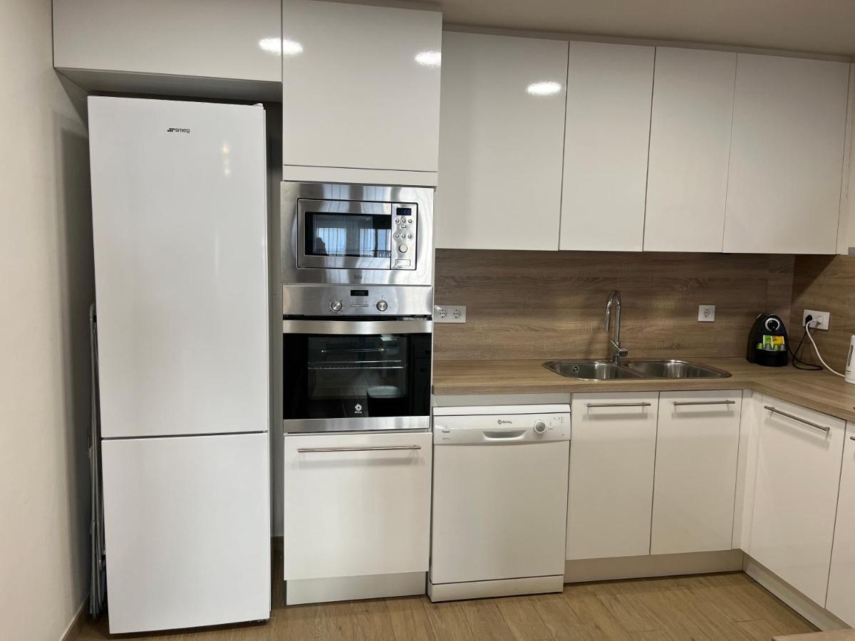 Apartamento En La Playa. Free Parking. Free Wifi L' Escala Exteriör bild