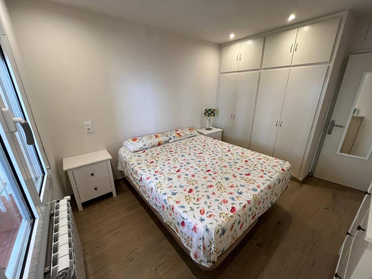 Apartamento En La Playa. Free Parking. Free Wifi L' Escala Exteriör bild