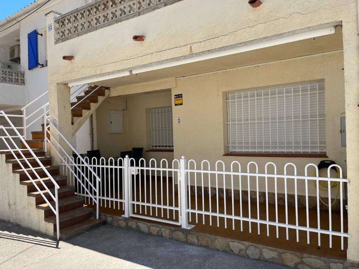 Apartamento En La Playa. Free Parking. Free Wifi L' Escala Exteriör bild