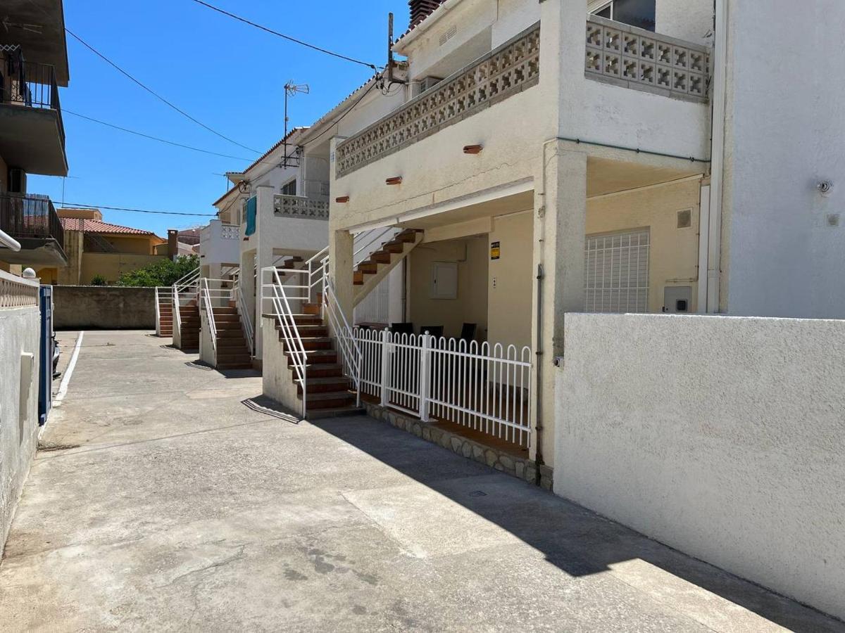 Apartamento En La Playa. Free Parking. Free Wifi L' Escala Exteriör bild